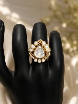 Elegant gold-plated teardrop statement ring with clear crystal stones 1