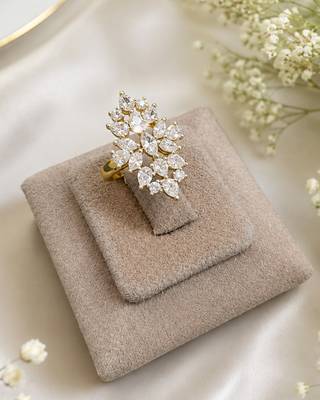 Elegant gold-plated floral cluster statement ring with clear stones 3