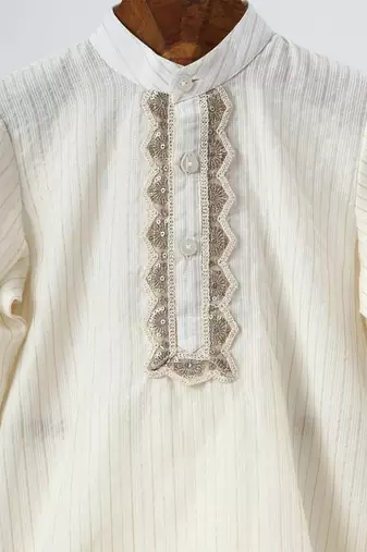 Off white embroidered lurex kurta set