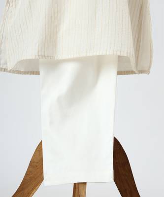 Off white embroidered lurex kurta set 3