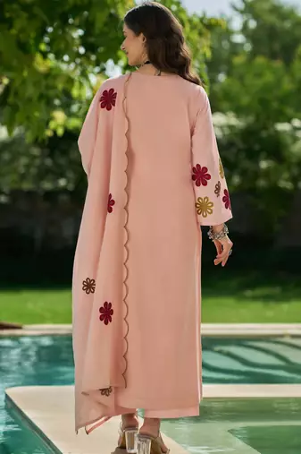 Peach Floral Embroidered Straight Kurta Set – Elegant Women’s Ethnic Wear Collection