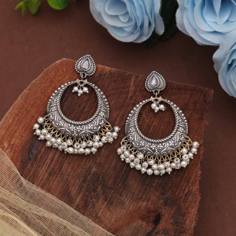 White color dual tone oxidised dangle earrings