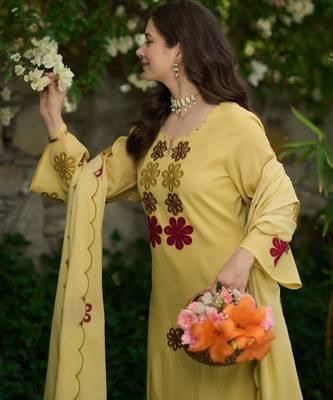 Mustard Yellow Floral Embroidered Pakistani Suit with Scalloped Dupatta – Premium Ethnic Wear 4