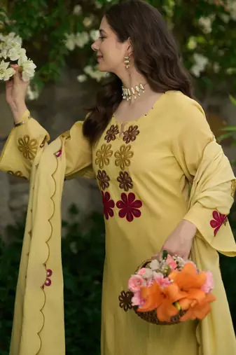 Mustard Yellow Floral Embroidered Pakistani Suit with Scalloped Dupatta – Premium Ethnic Wear