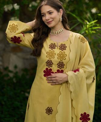 Mustard Yellow Floral Embroidered Pakistani Suit with Scalloped Dupatta – Premium Ethnic Wear 6