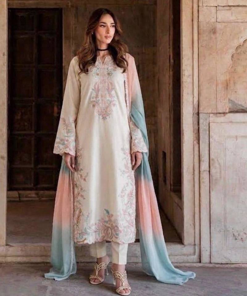 Off-white silk blend embroidered kurta set