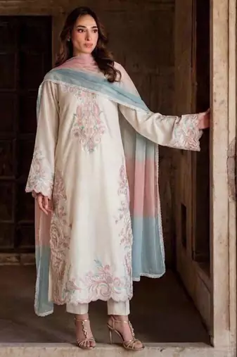 Off-white silk blend embroidered kurta set