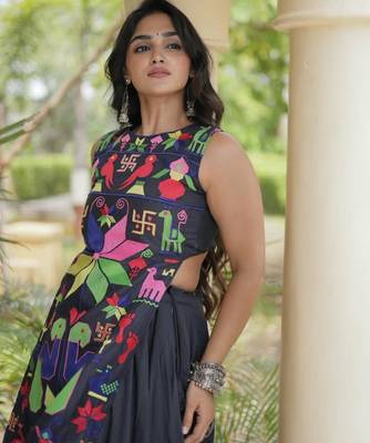 Black Cotton Readymade Navratri Lehenga Choli with Embroidery & Thread Work 2