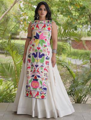 Magnetic White Cotton Navratri Wear Lehenga With Embroidered Blouse 2
