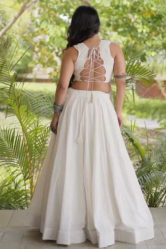 Magnetic White Cotton Navratri Wear Lehenga With Embroidered Blouse
