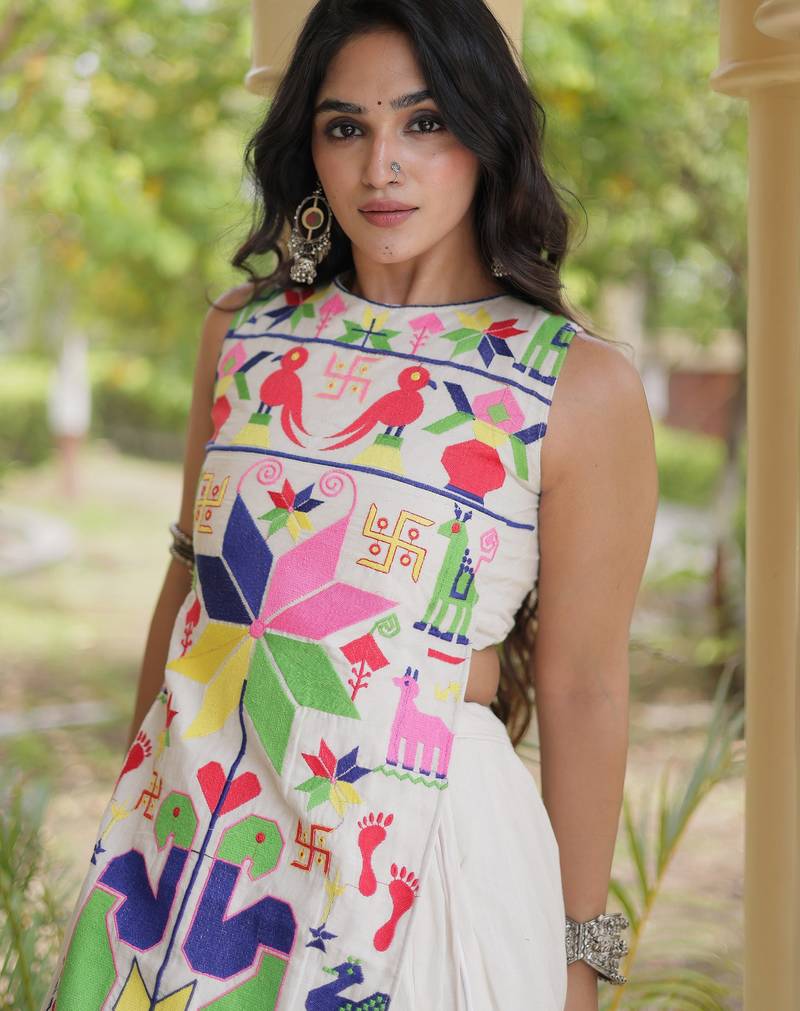 Magnetic White Cotton Navratri Wear Lehenga With Embroidered Blouse
