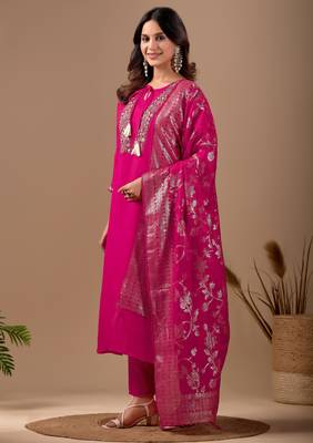 Pink chanderi floral embroidered kurta trouser dupatta set with jacquard dupatta 2