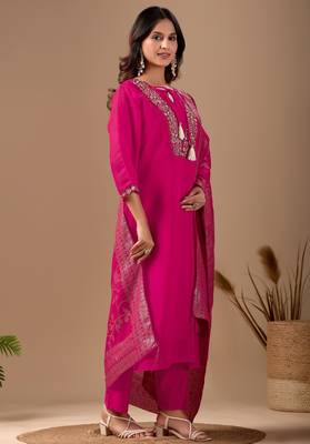 Pink chanderi floral embroidered kurta trouser dupatta set with jacquard dupatta 3