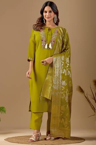 Green chanderi floral embroidered kurta trouser dupatta set with jacquard dupatta