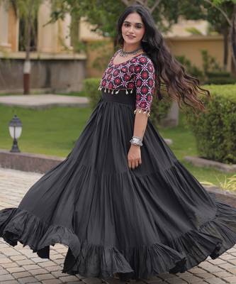 Black cotton readymade anarkali suit with embroidery & mirror work 4