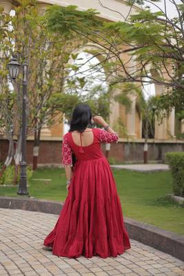 Red cotton readymade anarkali suit with embroidery & mirror work 4