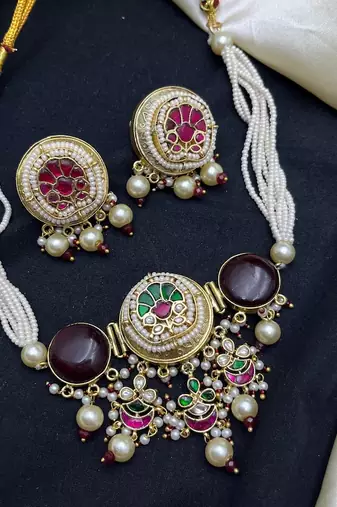 handcrafted kundan pachi choker necklace set with pearl hasli