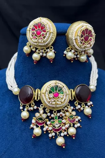 handcrafted kundan pachi choker necklace set with pearl hasli