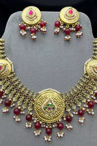antique gold plated kundan choker necklace set
