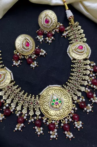 antique gold plated kundan choker necklace set