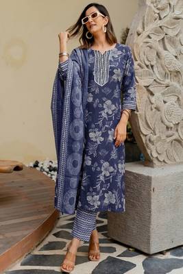 Mirchi Fashion Women's Blue & White Floral Print Pure Cotton Kurti With Pant & Dupatta Set 3