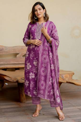 Mirchi Fashion Women's Magenta & White Floral Print Pure Cotton Kurti With Pant & Dupatta Set