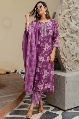 Mirchi Fashion Women's Magenta & White Floral Print Pure Cotton Kurti With Pant & Dupatta Set 2