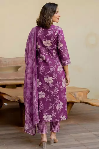 Mirchi Fashion Women's Magenta & White Floral Print Pure Cotton Kurti With Pant & Dupatta Set
