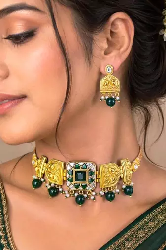 green kundan choker necklace set with emerald beads