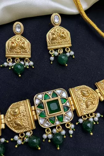 green kundan choker necklace set with emerald beads