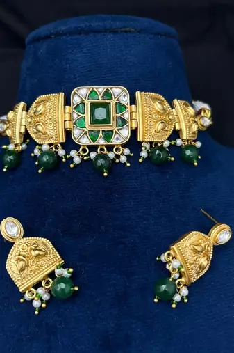 green kundan choker necklace set with emerald beads