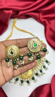 south indian bridal temple necklace set with emerald green beads 4