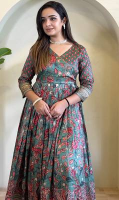 silk blend green v-neck kalamkari printed womens ethnic dress 2