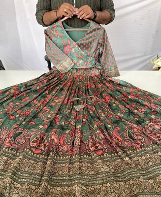 silk blend green v-neck kalamkari printed womens ethnic dress 3