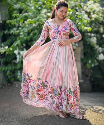 Baby pink floral print flared ethnic gown with scallop detail for women 2