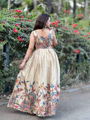 Women embellished ethnic gown with layered jacket 5
