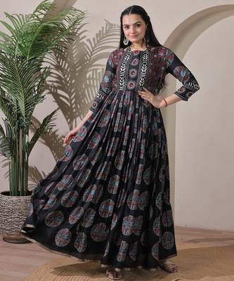 silk blend kalamkari fit & flared with  long length ethnic gown 2