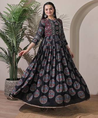 silk blend kalamkari fit & flared with  long length ethnic gown 3