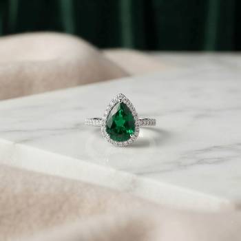 Green color american diamond ring elegant sparkling style 1
