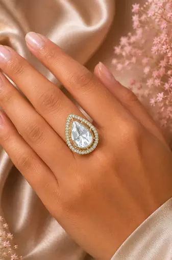 White color kundan ring featuring beautiful ethnic jewelry appeal