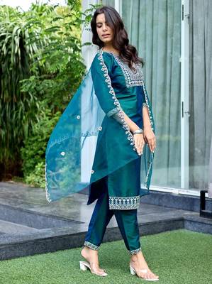 Green color embroidered art silk party wear kurti set 4