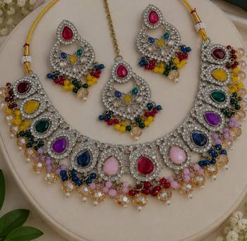 Multicolor mehandi-plated agate stone necklace set with earrings & maang tikka 2
