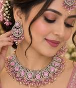 Baby pink mehandi-plated agate stone necklace set with earrings & maang tikka