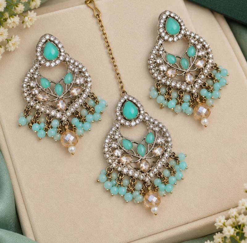 Pista mehandi-plated agate stone necklace set with earrings & maang tikka