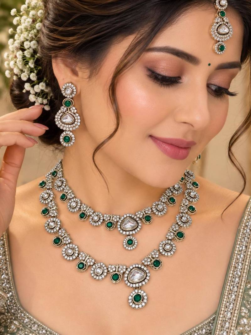 Green mehandi-plated kundan agate stone necklace set with earrings & maang tikka