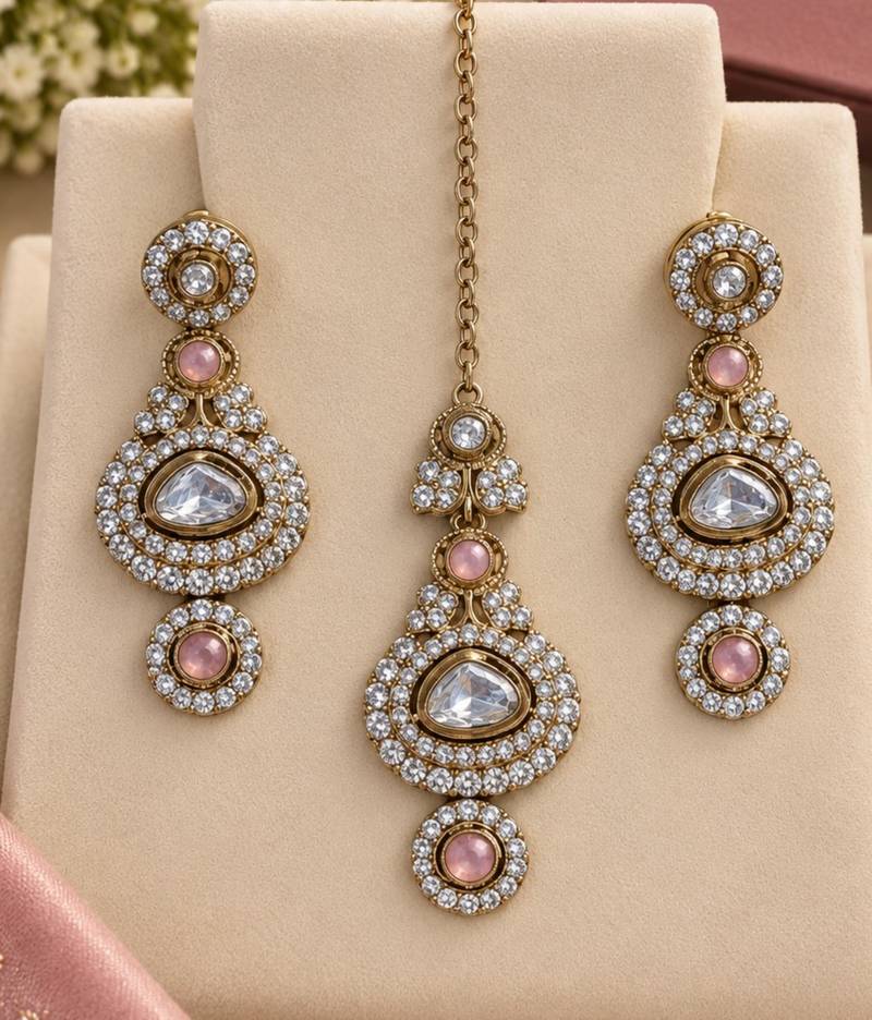 Baby pink mehandi-plated kundan agate stone necklace set with earrings & maang tikka