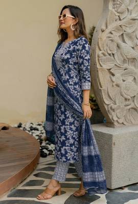 Mirchi Fashion Women's Blue & Off White Floral Print Pure Cotton Kurti With Pant & Dupatta Set 4