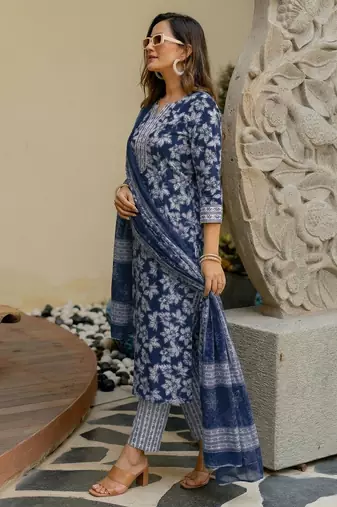 Mirchi Fashion Women's Blue & Off White Floral Print Pure Cotton Kurti With Pant & Dupatta Set