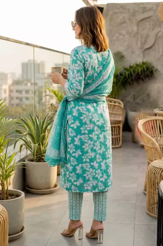 Mirchi Fashion Women's Teal & Green Floral Print Pure Cotton Kurti With Pant & Dupatta Set