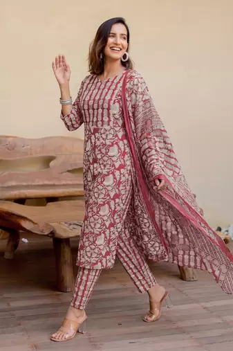 Mirchi Fashion Women's Maroon Floral Print Pure Cotton Kurti With Pant & Dupatta Set